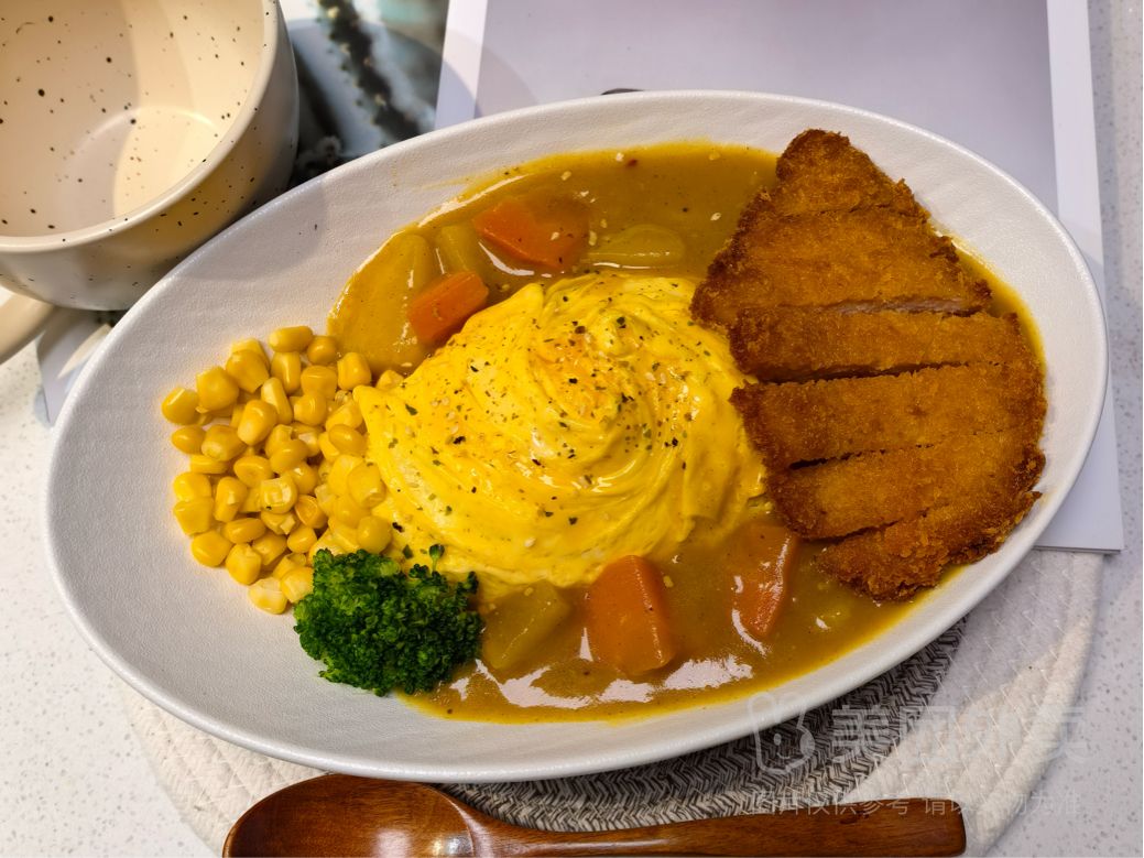 鸡排咖喱蛋包饭套餐